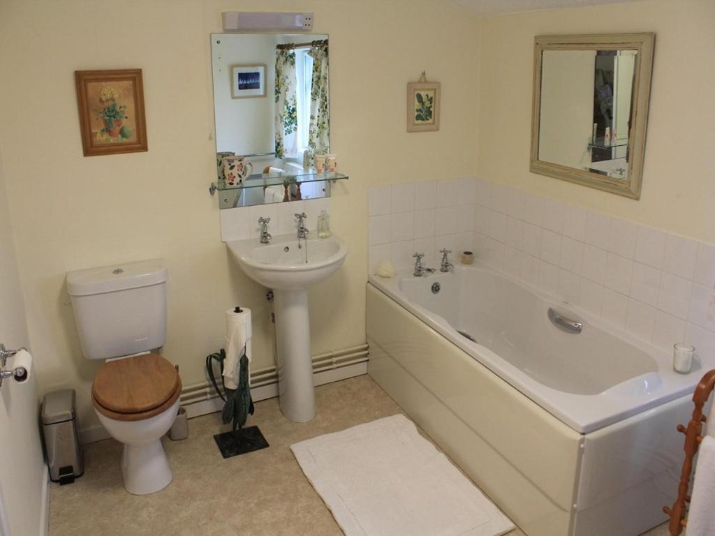 Church Farmhouse B & B Kennett Pokój zdjęcie